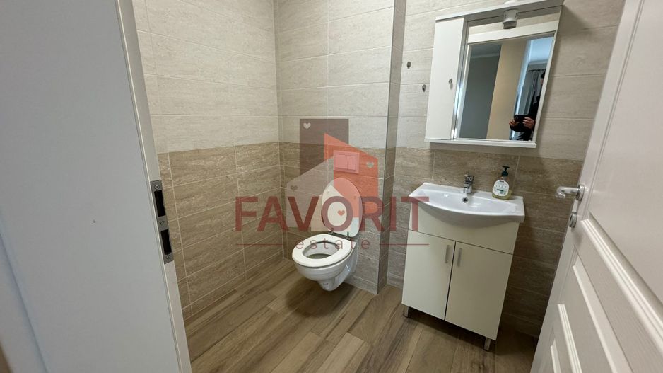 Curte proprie. Loc de parcare. Strada asfaltata - Poză 7