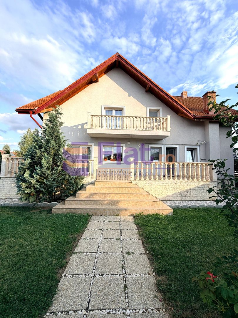 Casă spațioasă și elegantă cu teren  – Sânpetru - Poză 4