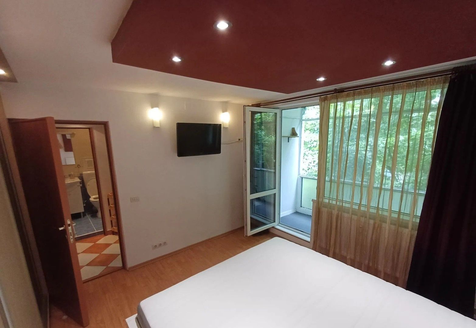 Apartament 3 camere Berceni-loc parcare-boxa subsol - Poză 1