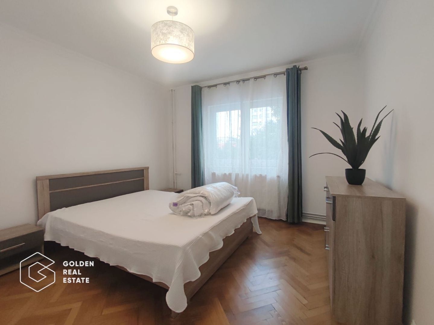 Apartament 2 camere, centrala proprie, etaj 1, zona Podgoria - Poză 1
