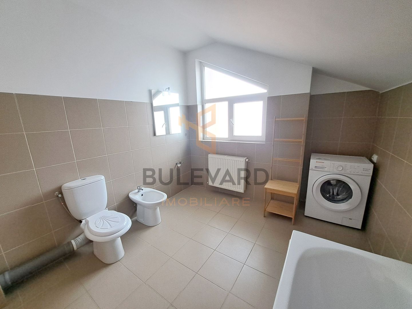 Apartament 4 camere 128 mp utili, centru Floresti - Poză 23