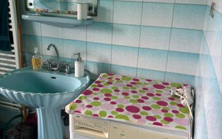 Apartament cu 3 camere – zona centrală - Poză 8
