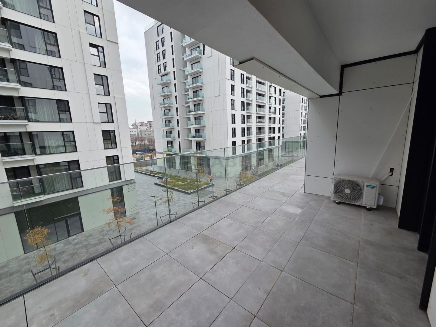 Apartament spectaculos cu grădină privată de 152 mp – disponibil spre închiriere - Poză 38