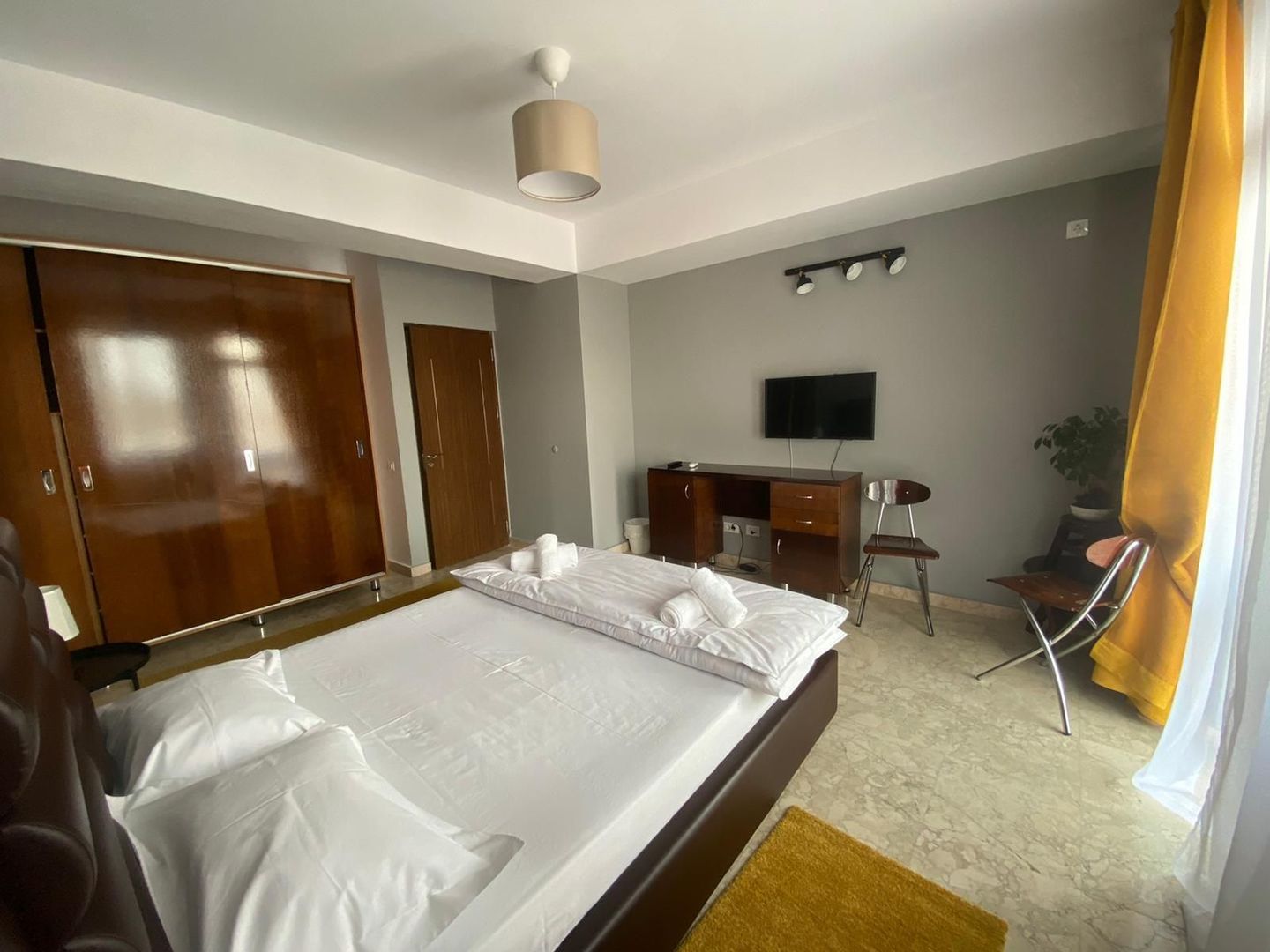 Apartament -220mp + terasa 200mp sector 4 Pasaj Marasesti an bloc 2000 - Poză 7