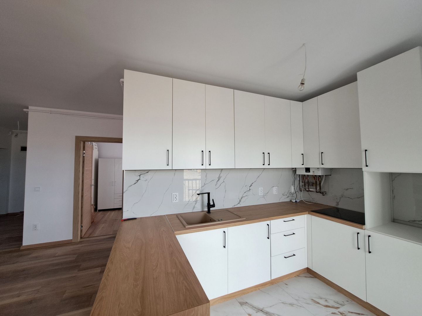 Apartament 2 camere- bloc intabulat - zona Shopping City Sibiu - Poză 3