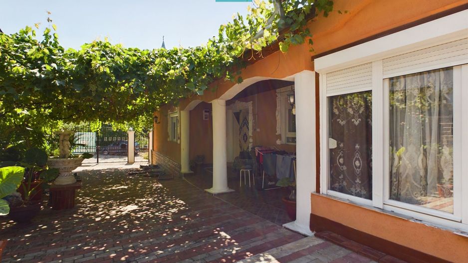 Casă stil conac pe drumul Cetății - Șiria - Poză 9