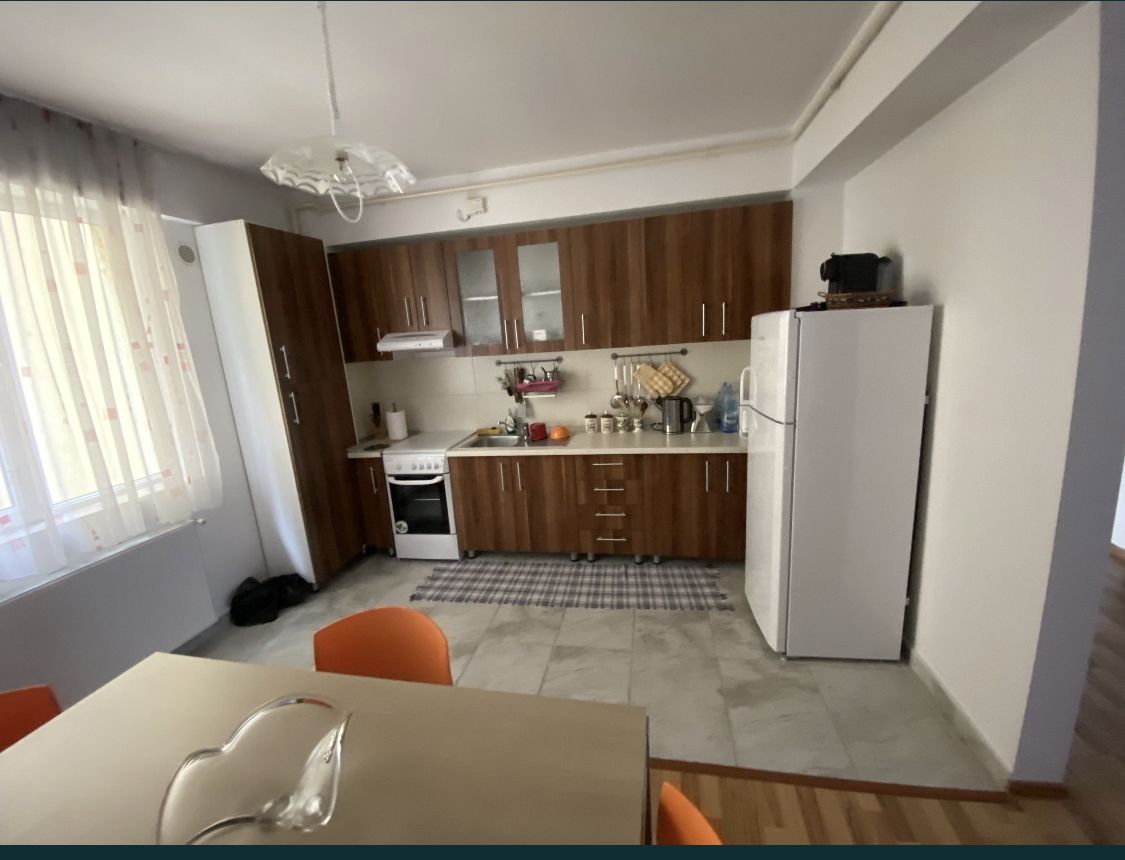 Apartament 3 camere Strada Rodnei - Poză 2