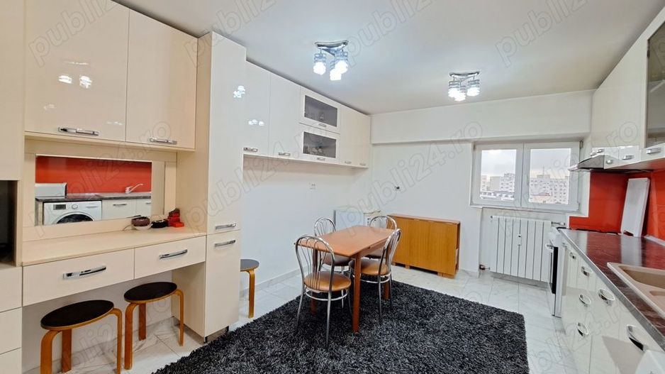 Vand Apartament spatios cu 4 camere de vanzare pe Bdul Decebal - Poză 5