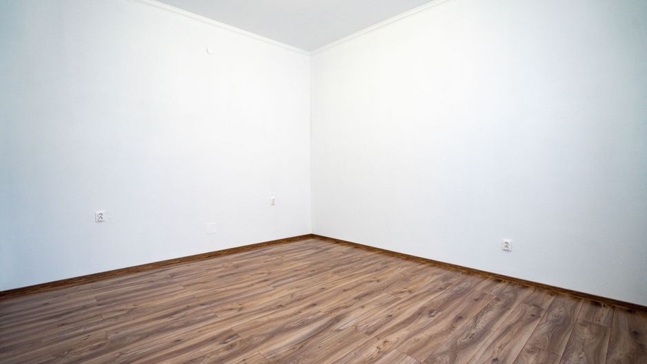 Apartament cu 2 camere, casă la curte comună – Central, Oradea - Poză 12