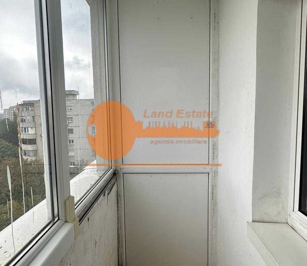 Apartament cu 4 camere in zona Teiul Doamnei - Poză 5