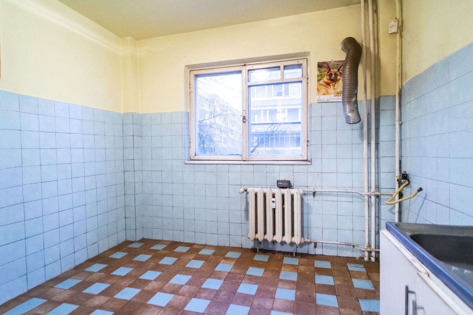 Drumul Taberei 3 camere, 4/10, bloc stradal, c-tie 1980, bucatarie mare, 2 bai - Poză 7