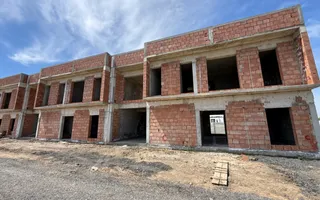 Eleganță și natură: vilă urbană exclusivistă în Tunari - Poză 16