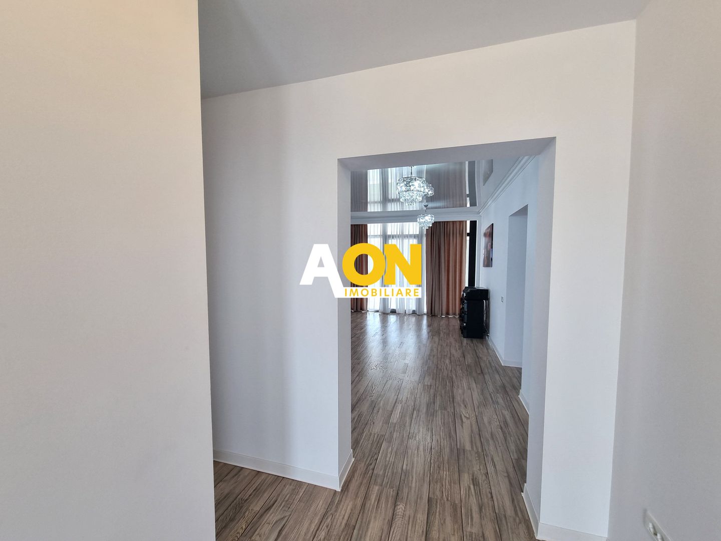 De vanzare casa 4 camere, finisaje de lux, 400mp teren, Alba-Micesti - Poză 14