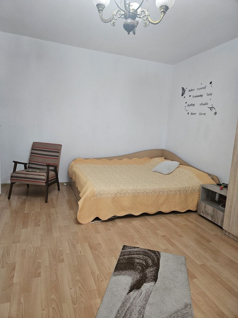 Parcul Trandafirilor, garsoniera in bloc de apartamente, loc parcare - Poză 1