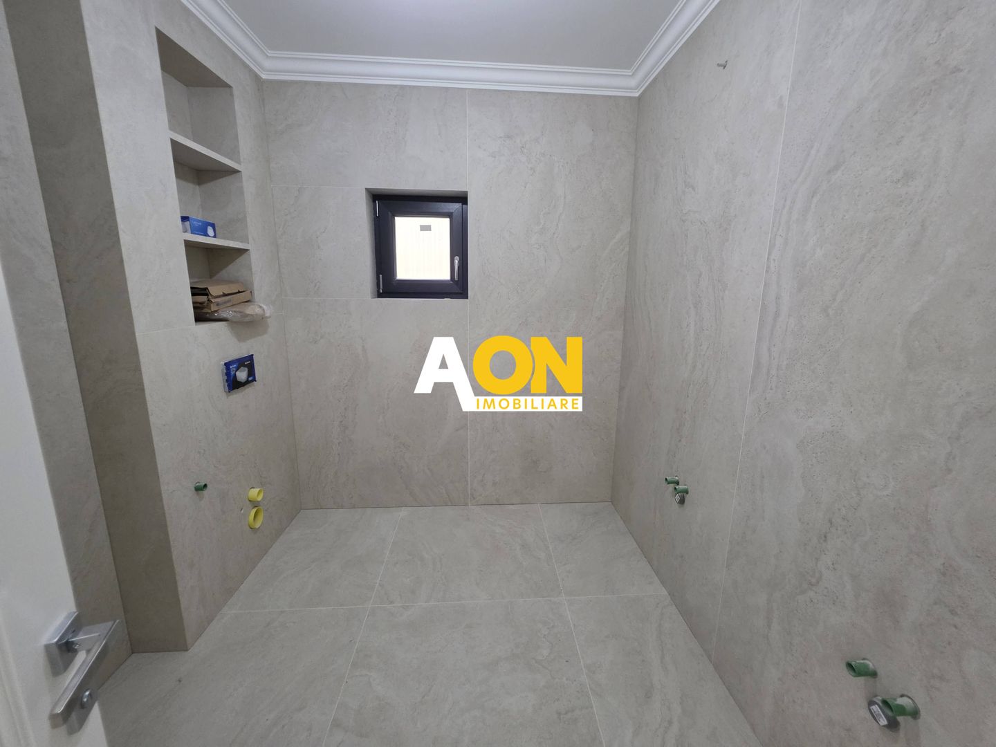 Casă nouă, impozantă,  6 camere, 1346 mp teren, Bărăbanț - Poză 14