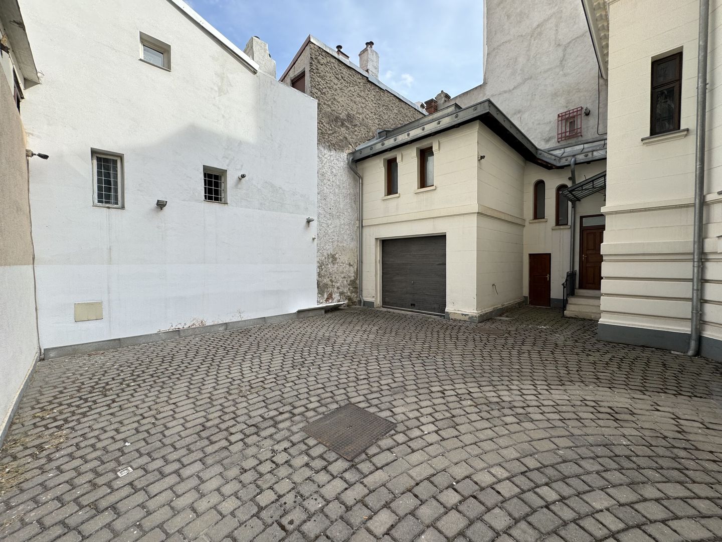 Universitate 20 camere arhitectura interbelica garaj curte piscina - Poză 19