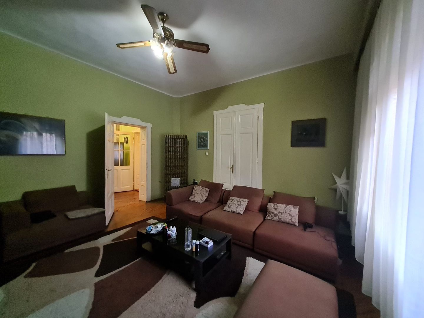 Vila generoasa,destinatii multiple - Poză 4