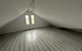Casă de vânzare în Comuna Băbeni - Poză 12