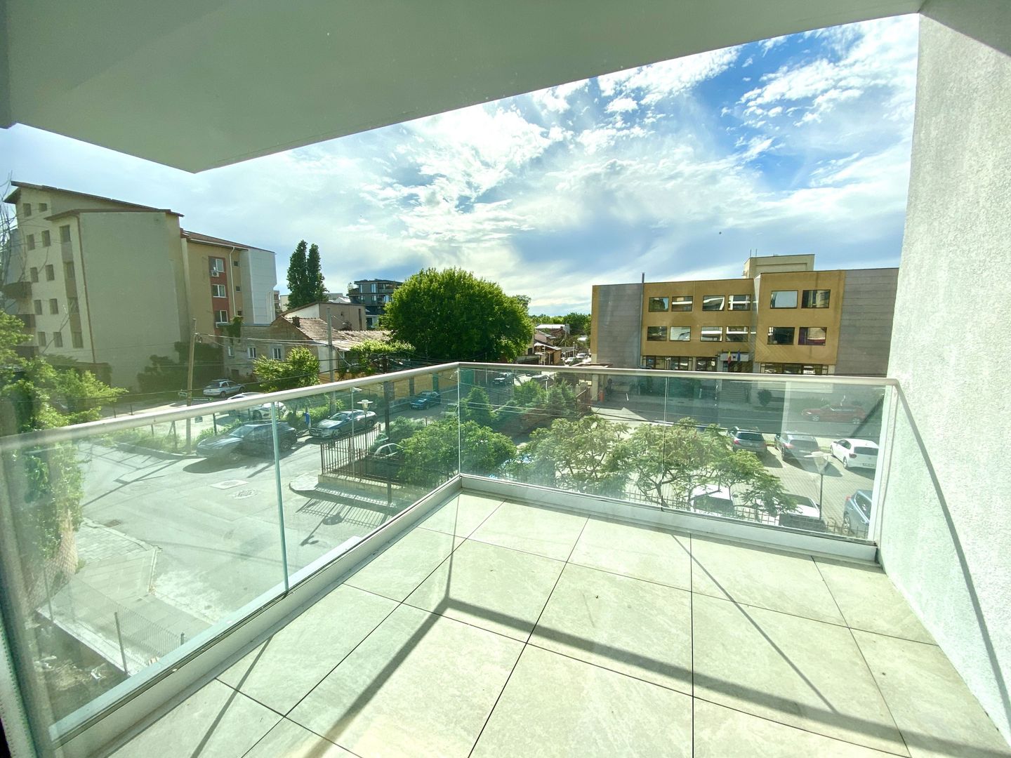 Apartament 3 camere de vanzare - Barbu Vacarescu - Poză 2