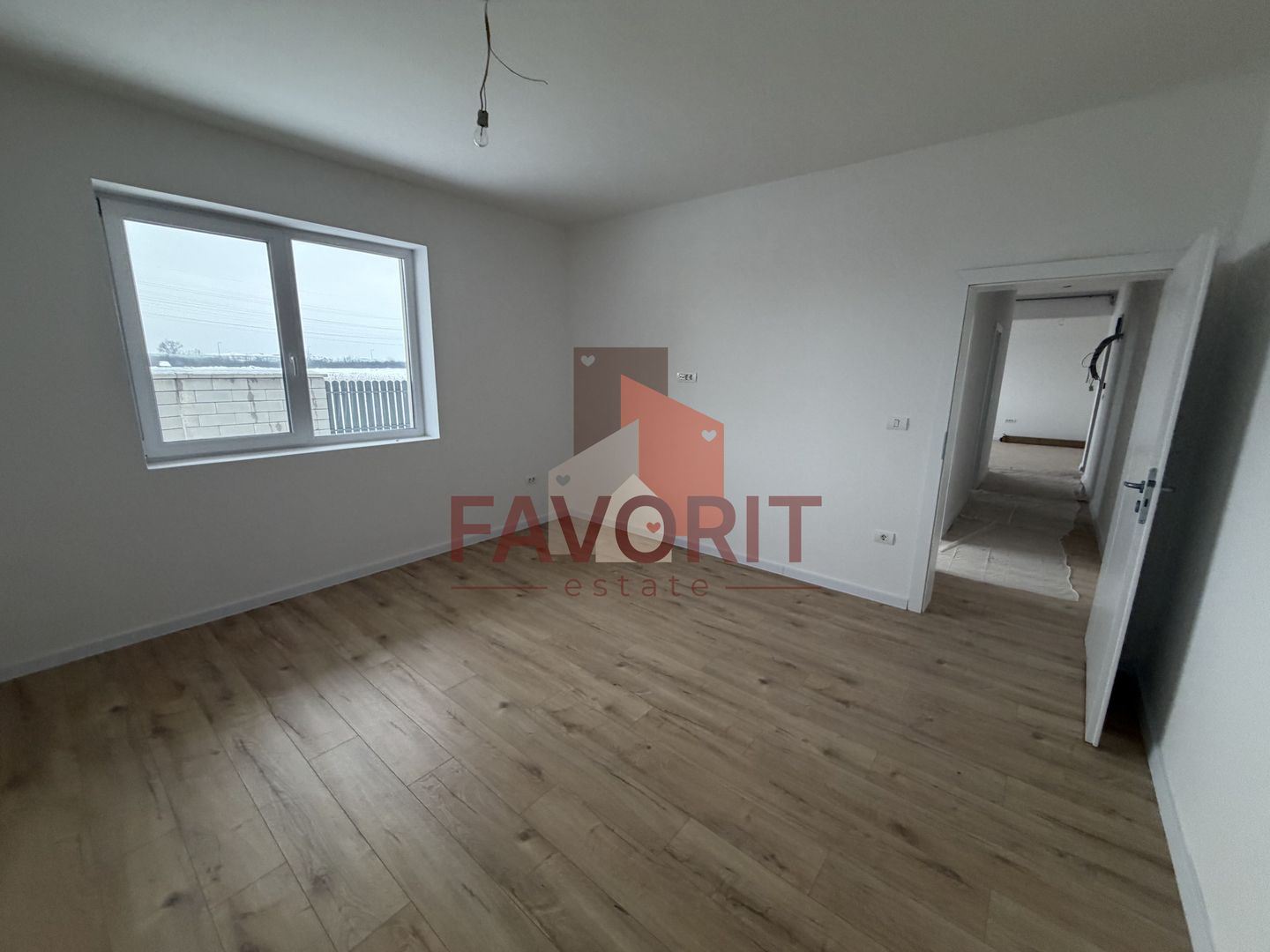 Bloc Nou. Gradina proprie de 103 mp si 2 locuri de parcare inscrise in CF. - Poză 8