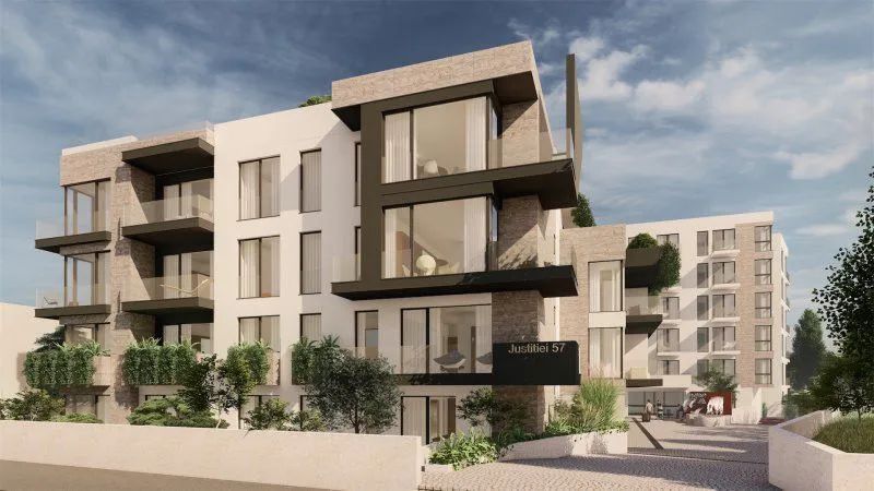 Alongside Unirii Fountains - Poză 1