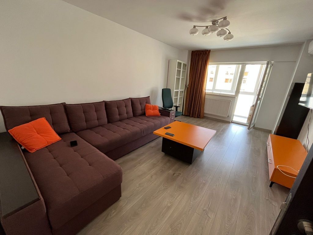 Apartament 3 camere de inchiriat - Poză 1