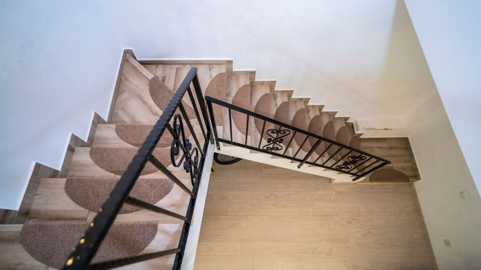 Domnesti - Tudor Vladimirescu, casa 4 camere, utilitati, parcare, STB - Poză 6