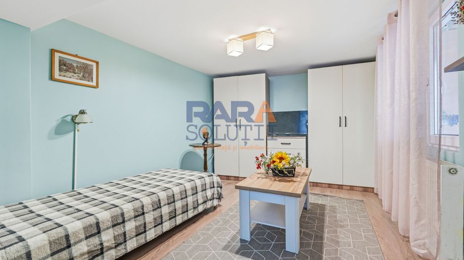 Casă micuță + un pic de curte - Poză 7