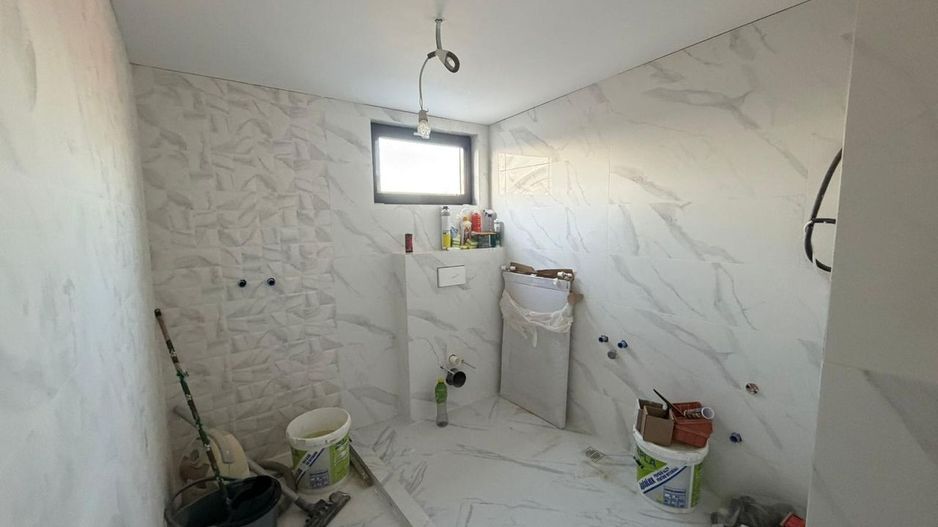Apartament 3 camere nemobilat,nelocuit bloc nou + loc parcare - Poză 10