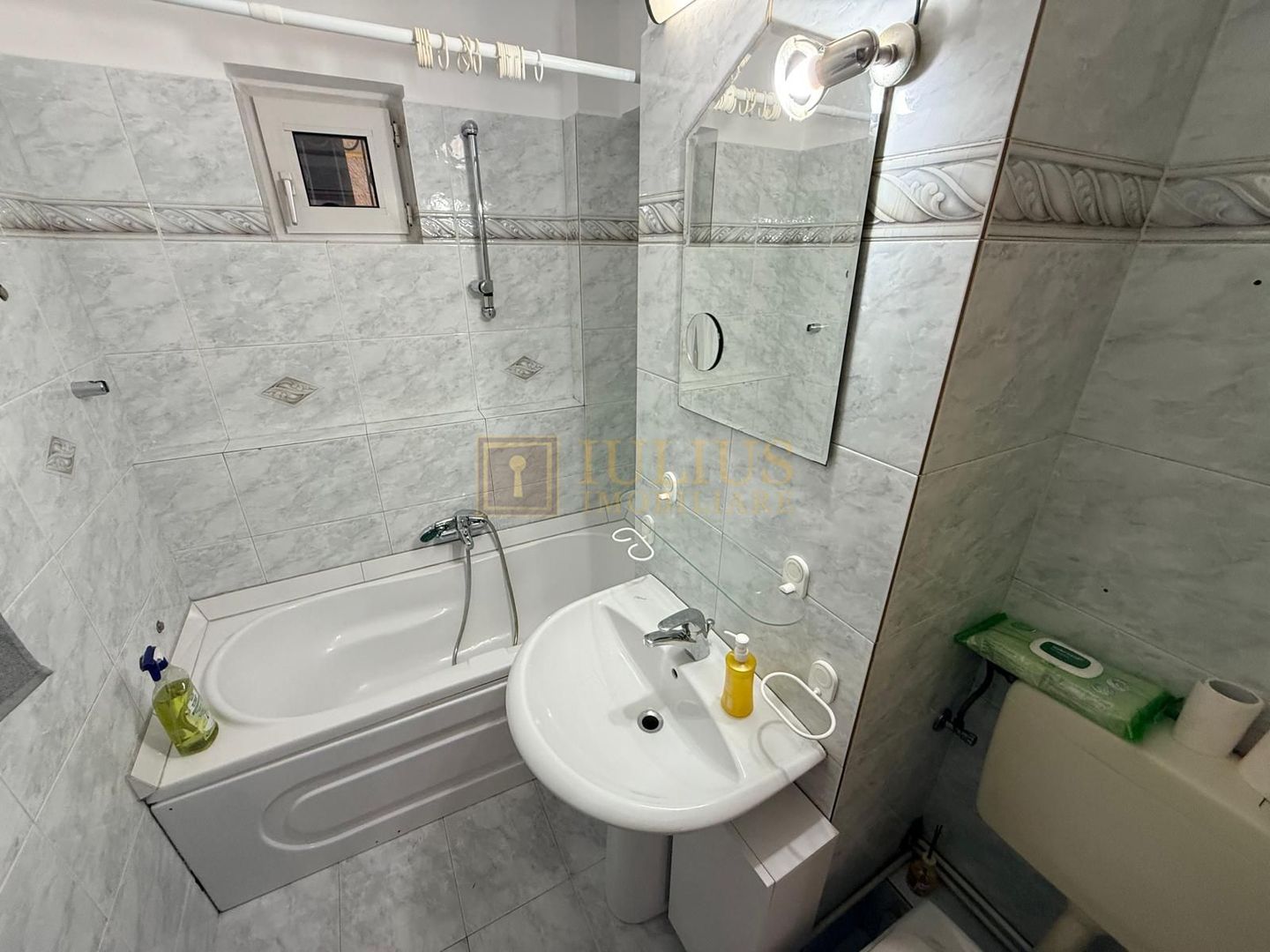 Medicina, 2 camere, 2 bai, centrala proprie, apartament spatios-105 mp - Poză 8