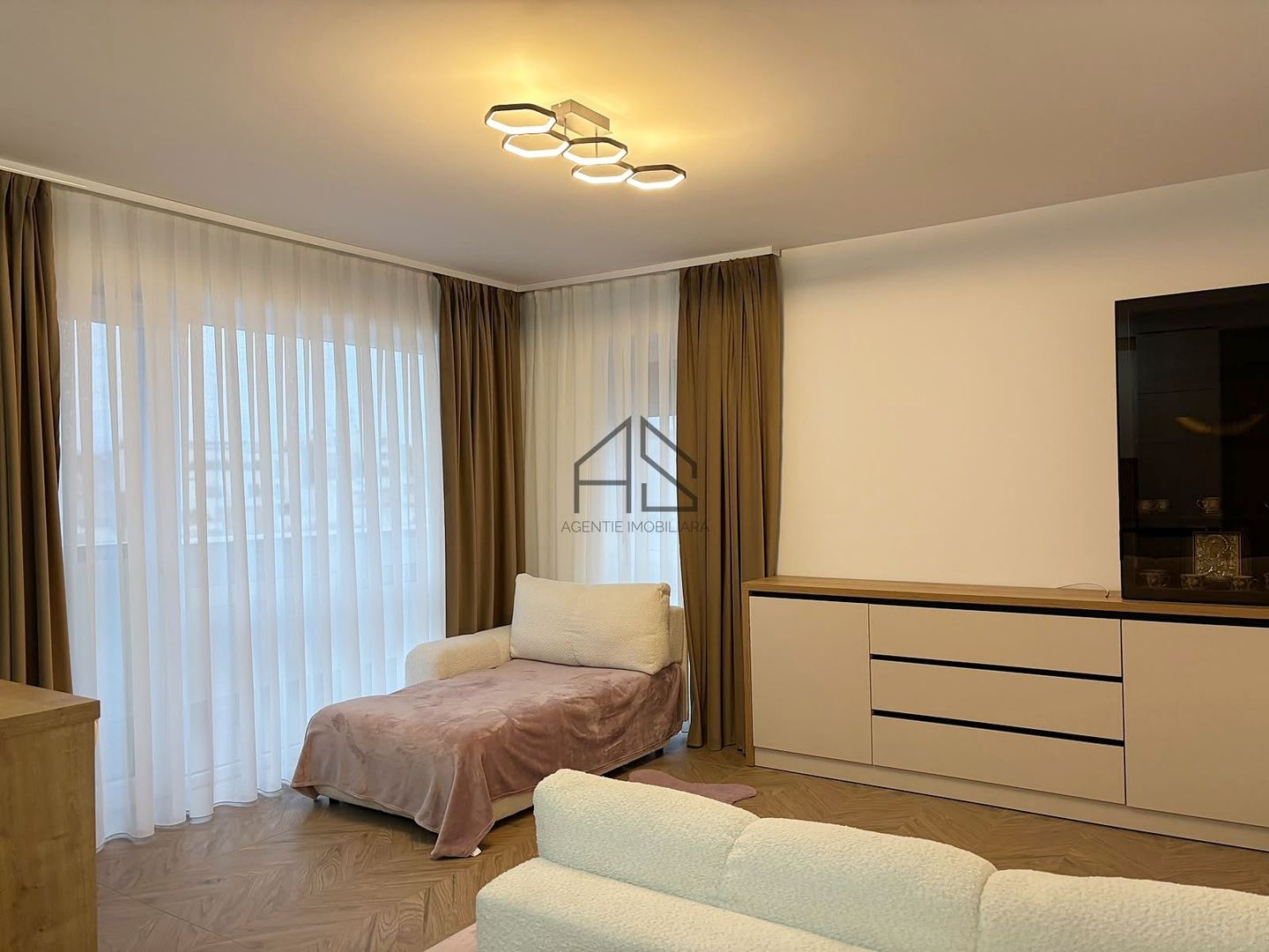 De închiriat | 3 camere | 2 bai | Prima inchiriere | Vladimirescu - Poză 4