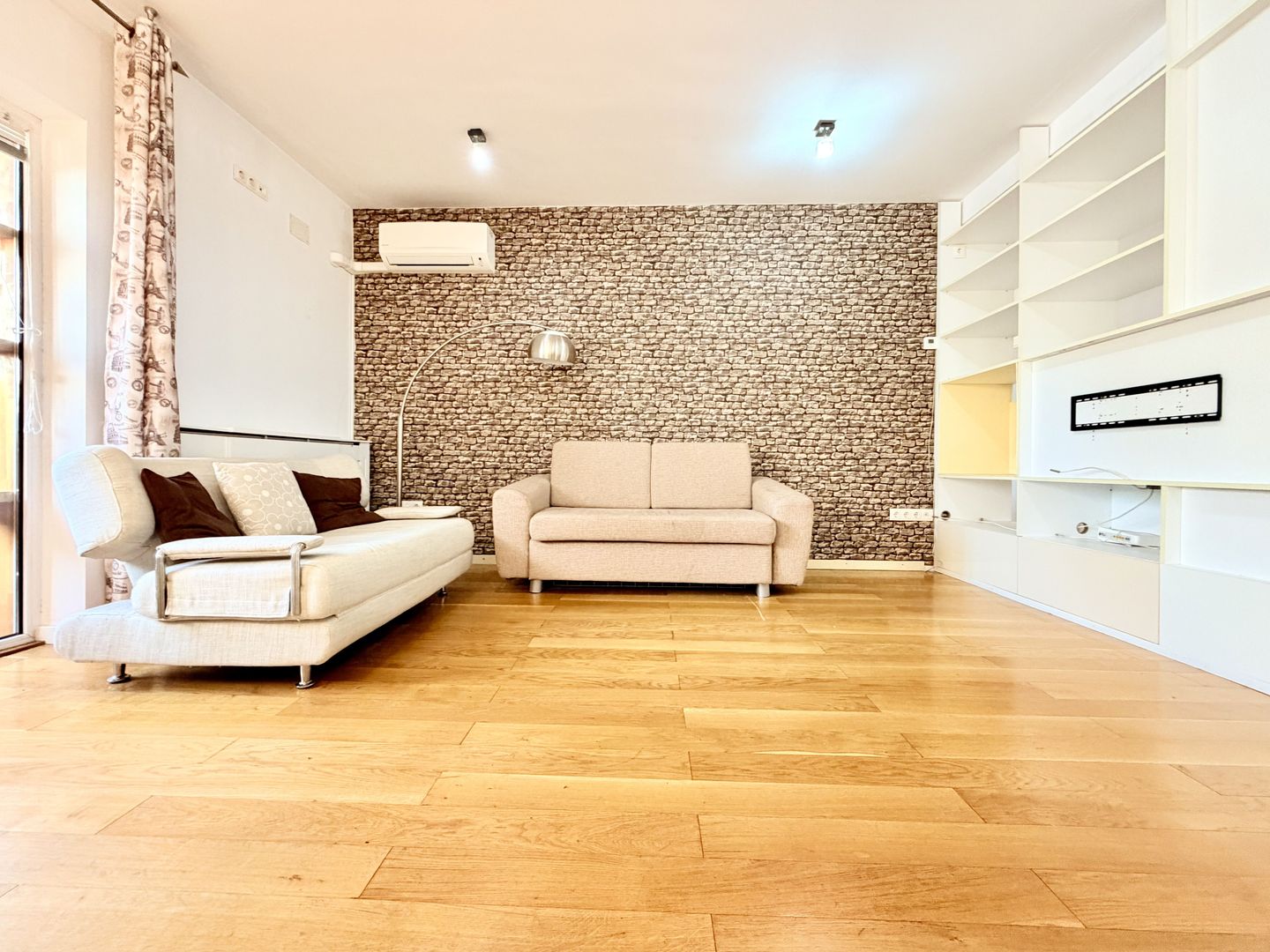 Apartament elegant -curte proprie - garaj - Poză 2