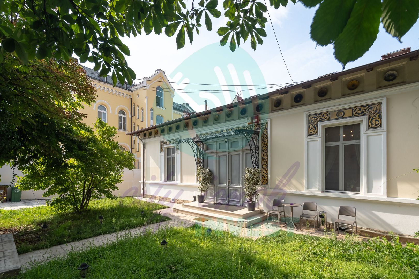 La 2 pasi de Parcul Cismigiu. Proprietate emblematica/ 641 mp teren - Poză 2