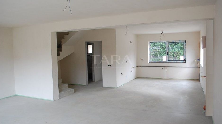 Casa 5 camere, zona Europa - Poză 1