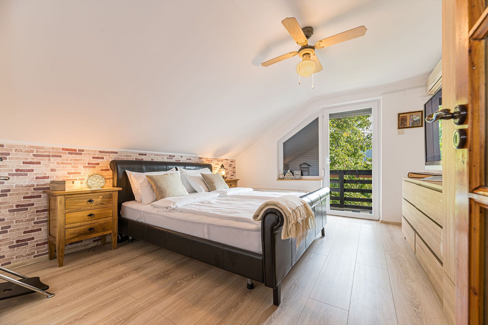 Vila de lux,  de inchiriat! Drumul Poienii! - Poză 39