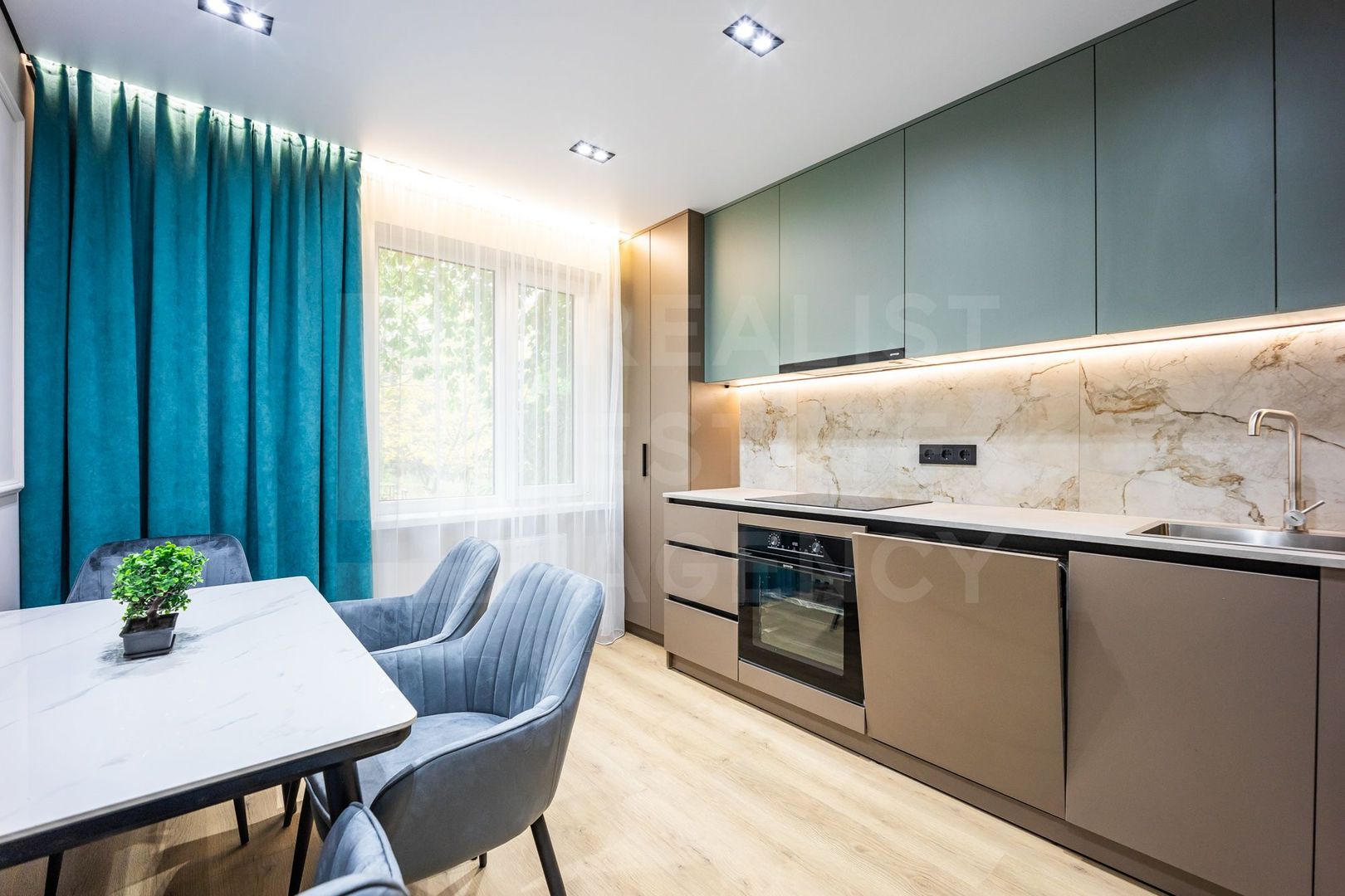 Vânzare, apartament, 3 camere, Str. Nicolae Milescu Spătarul, Ciocana - Poză 1