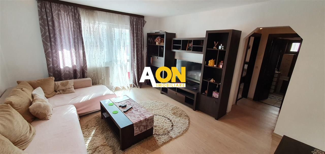 Apartament 3 camere, etaj intermediar, Cetate - Poză 1