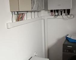 Casă modernă cu panouri solare și baterii de stocare, Lunca Cetățuii - Poză 1