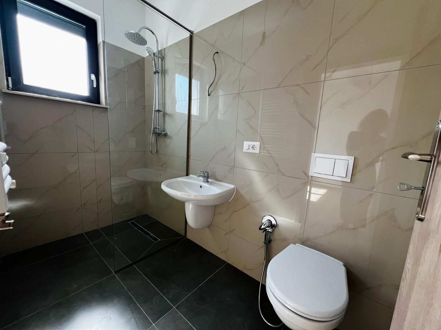 Duplex nou cu 5 camere, amplasament excelent |Dumbrăvița| - Poză 11