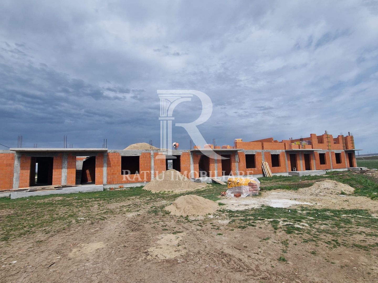 Case cu 4 camere însiruite | Dezmembrare posibila | Santandrei | Bihor - Poză 10