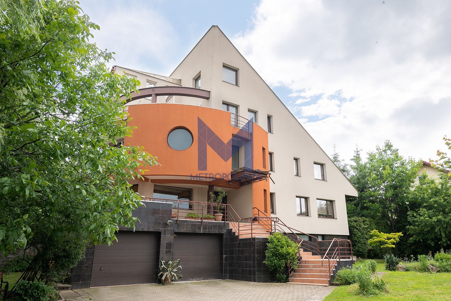 Vilă cu 1.350 mp teren în mijlocul orașului Grădina Botanică - Poză 4