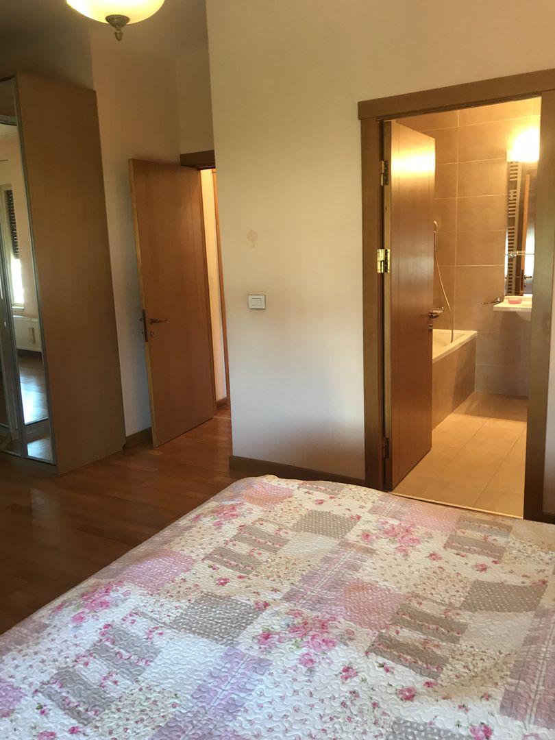 Apartament generos 3 camere - Poză 21