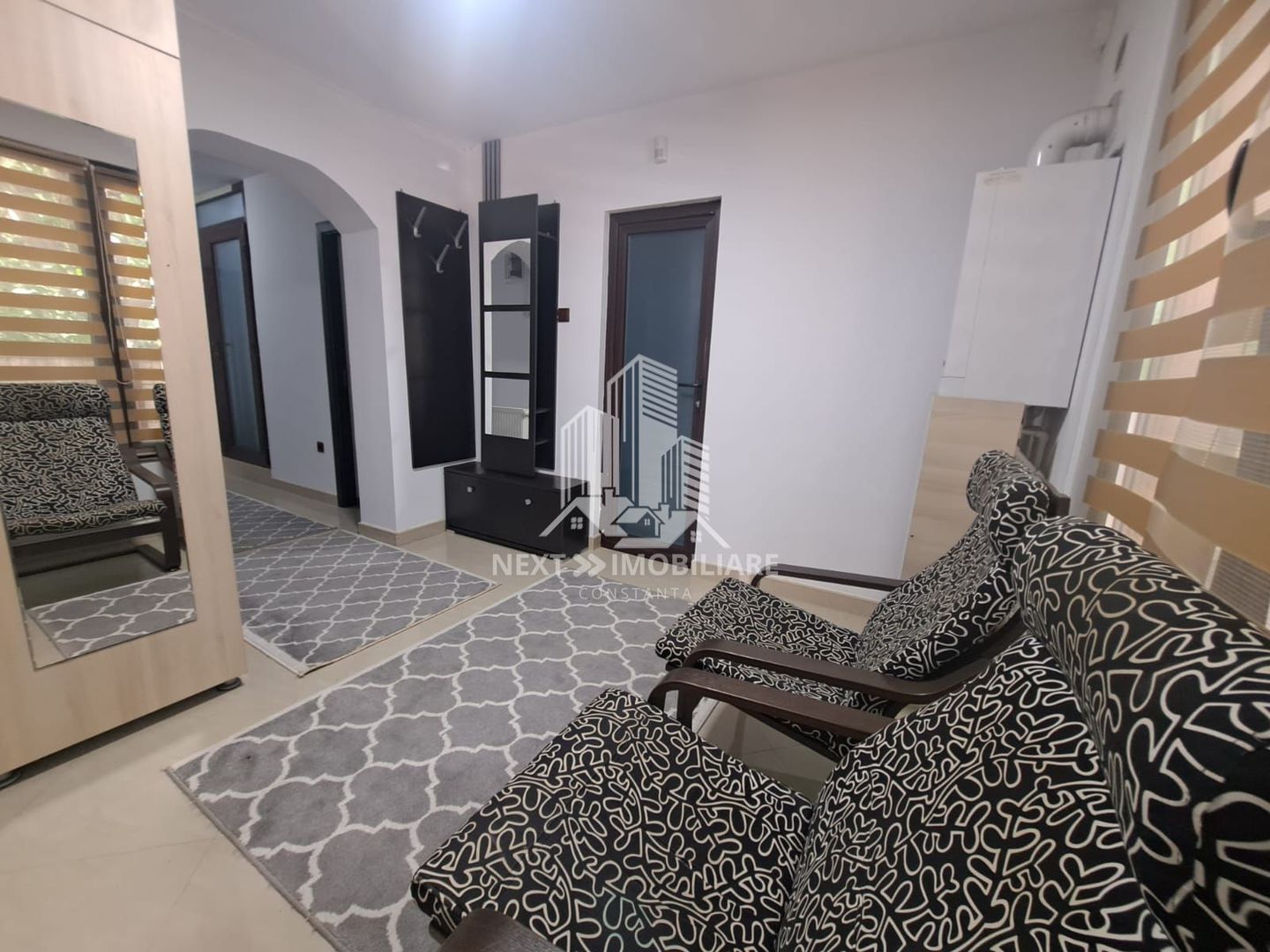 Casa 5 Camere Mangalia,  P+1, curte, loc de parcare - Poză 4