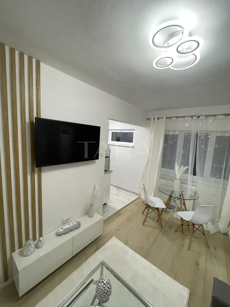Apartament 1 cameră renovat, complet, mobilat și utilat, de inchiriat. - Poză 3