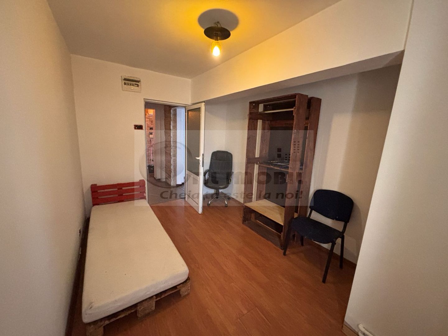 Apartament 3 camere Decomandat, et. 1, bulevard GARA- 445 EURO - Poză 11