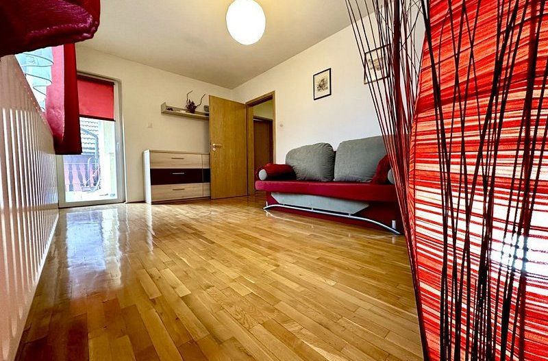 Casa la intrare în Ghiroda - Poză 24