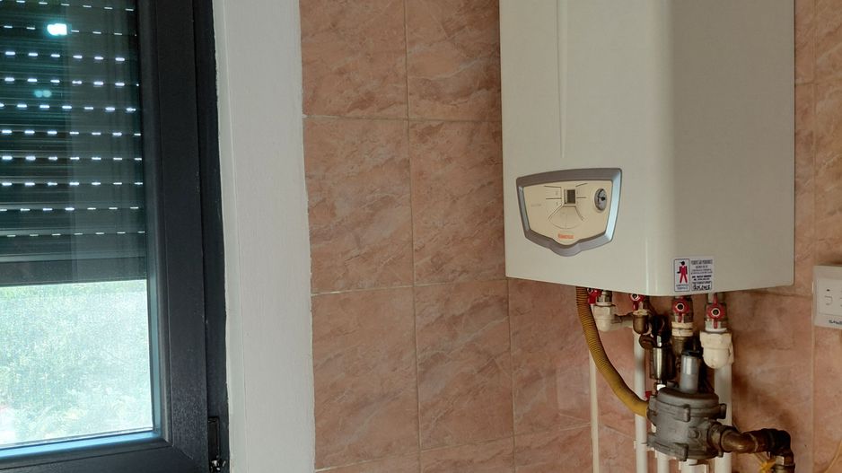 Apartament 2 camere, Tiglina 2, etaj 4,  balcon mare, liber! - Poză 4