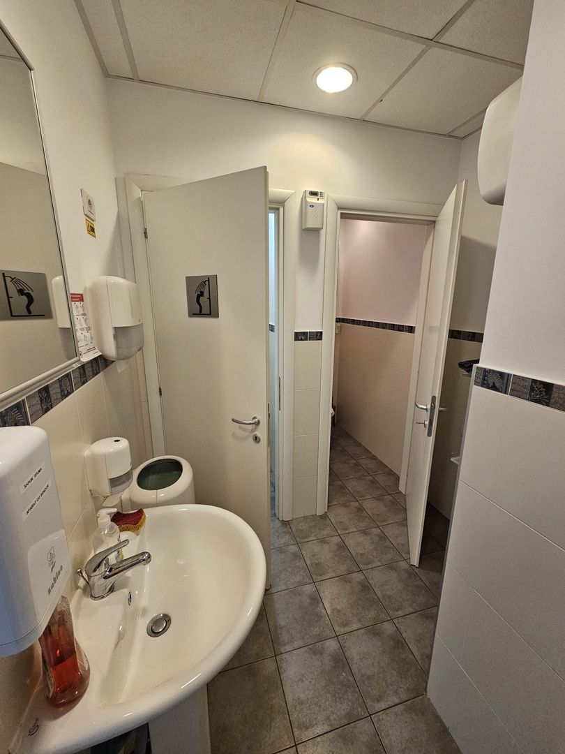 Spatiu de birouri  de inchiriat - Poză 9