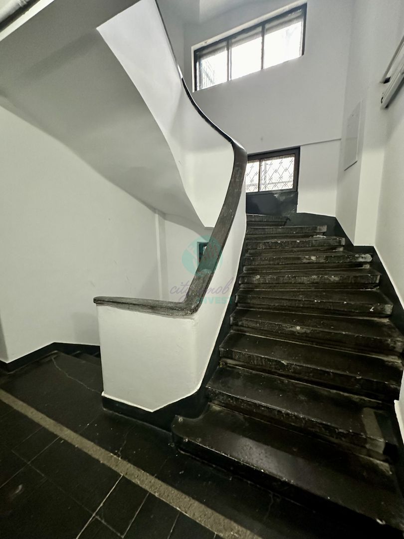 Garsoniera renovata intr-o zona boema - Poză 11