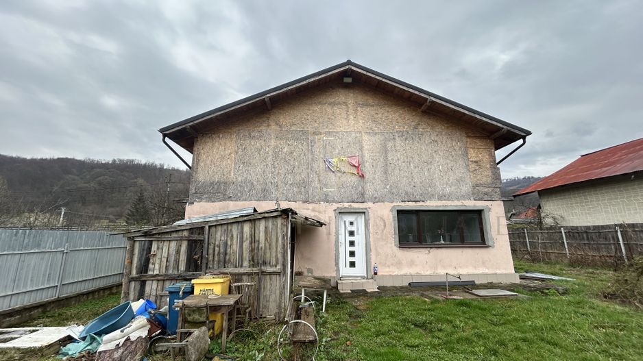 Casa de vanzare in Slanic Moldova . - Poză 12